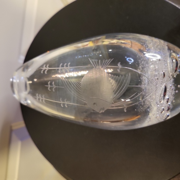 Scandinavian Vintage Bubble Base Vase With Etched Fish and Seaweed - Picture 12 of 12